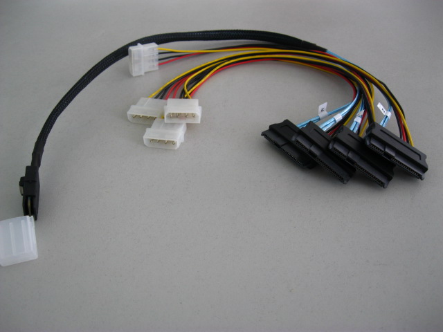 Mini SAS TO SAS (7+7+15pin)with 4 power cable